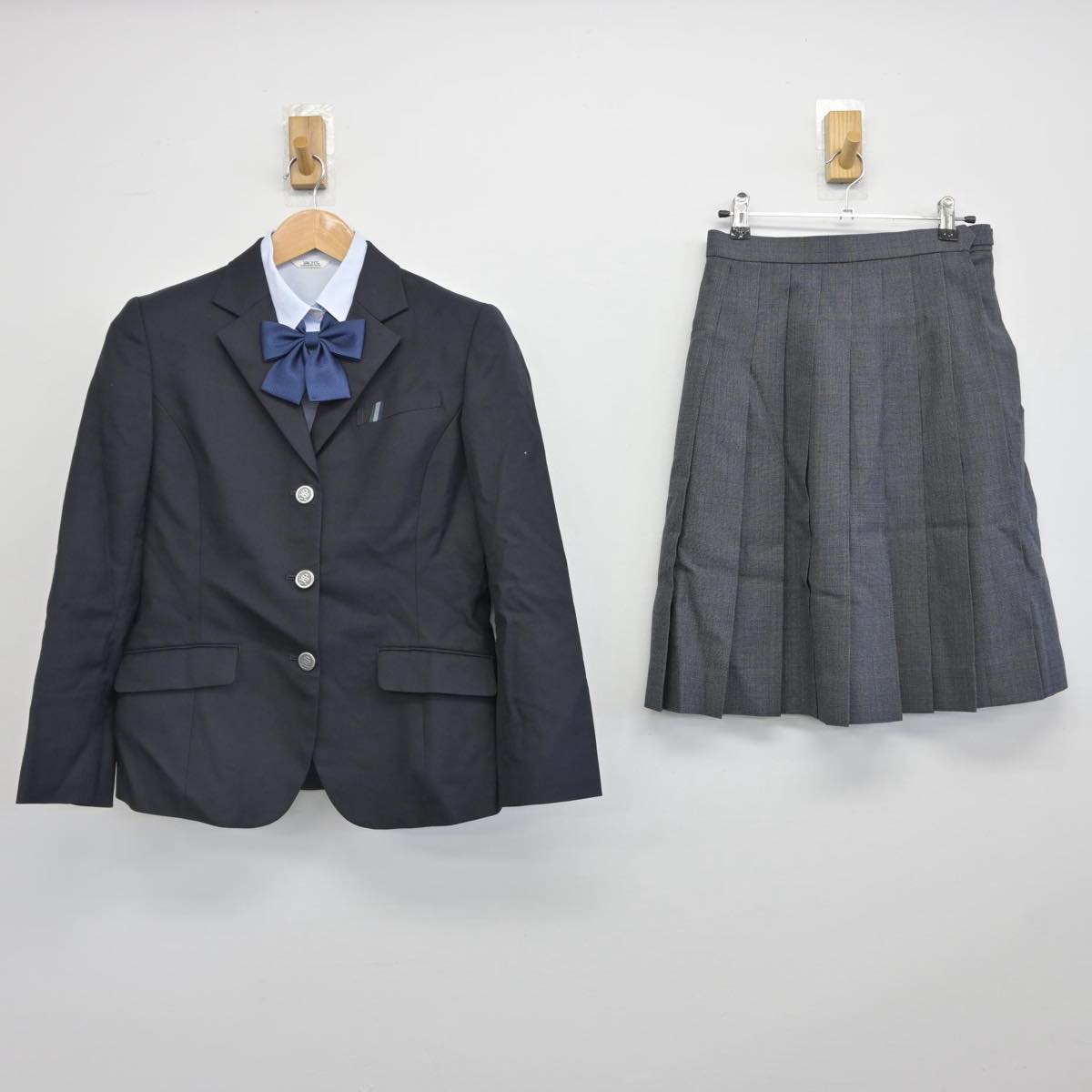 【中古】三重県 鈴鹿高等学校 女子制服 4点（ブレザー・シャツ・スカート）sf030927