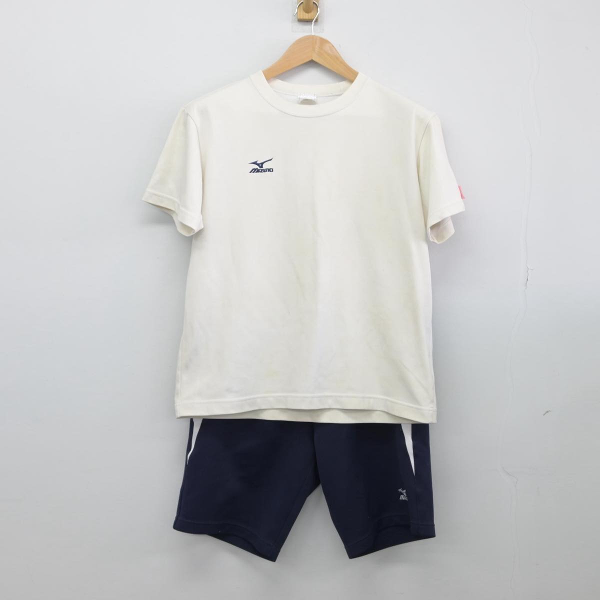 【中古】東京都 稲付中学校 女子制服 2点（体操服 上・体操服 下）sf030956