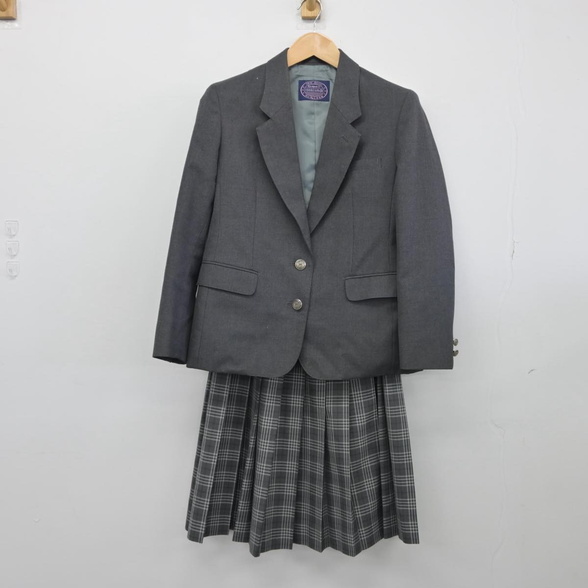 【中古】千葉県 幕張西中学校 女子制服 2点（ブレザー・スカート）sf030976