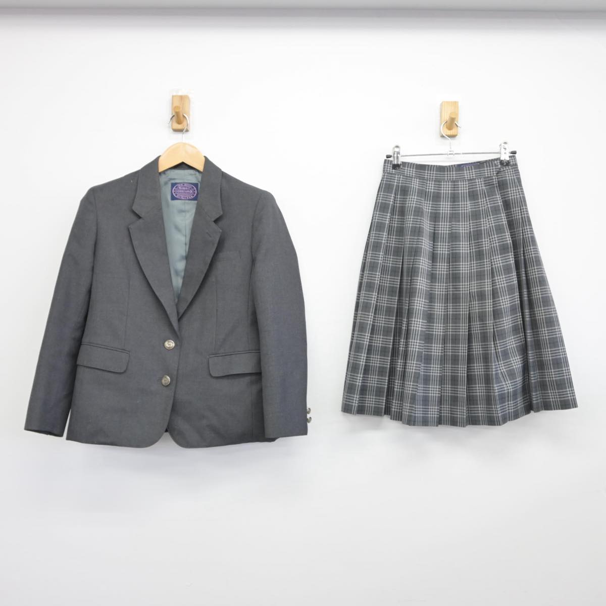 【中古】千葉県 幕張西中学校 女子制服 2点（ブレザー・スカート）sf030976