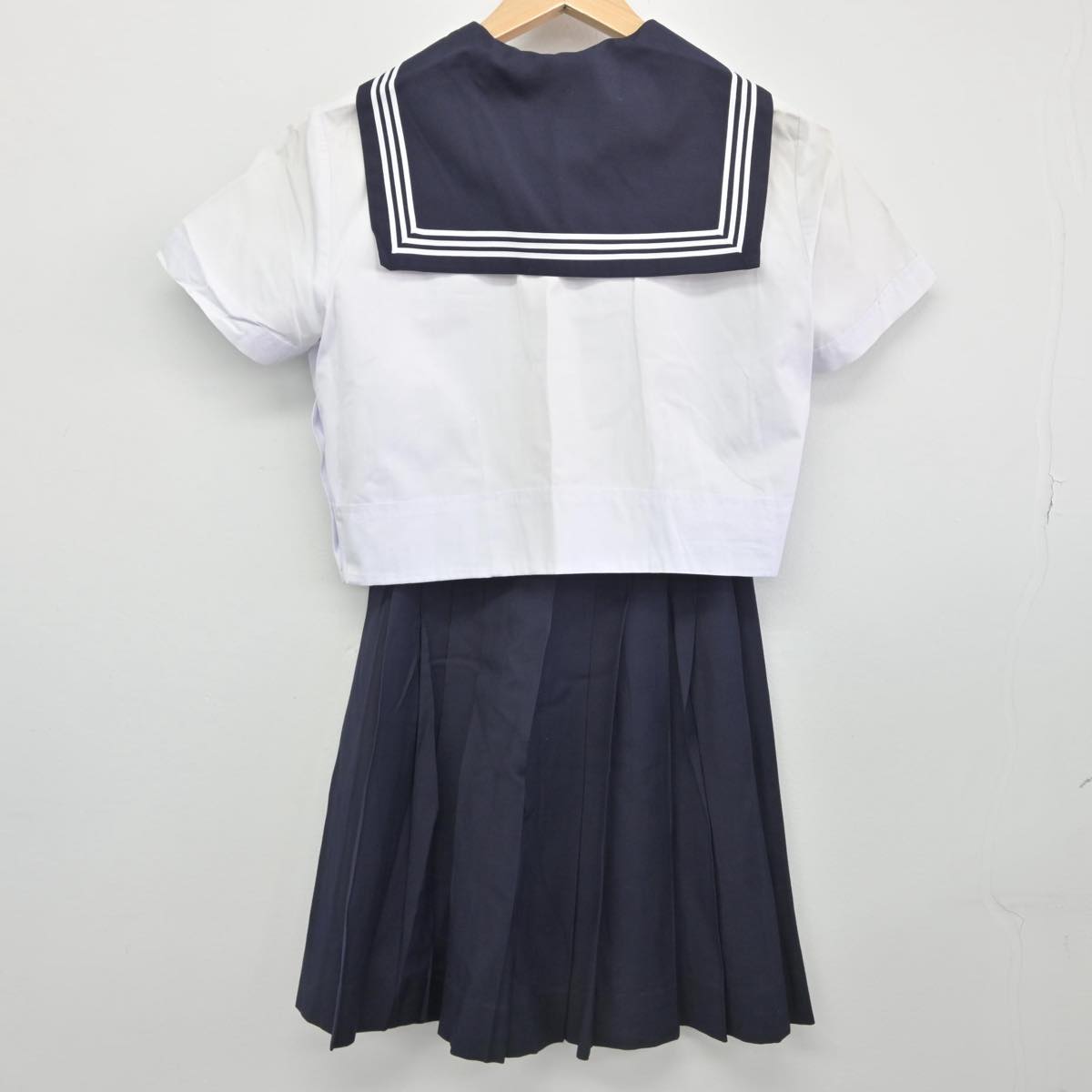 【中古】東京都 実践女子高等学校 女子制服 2点（セーラー服・スカート）sf031017