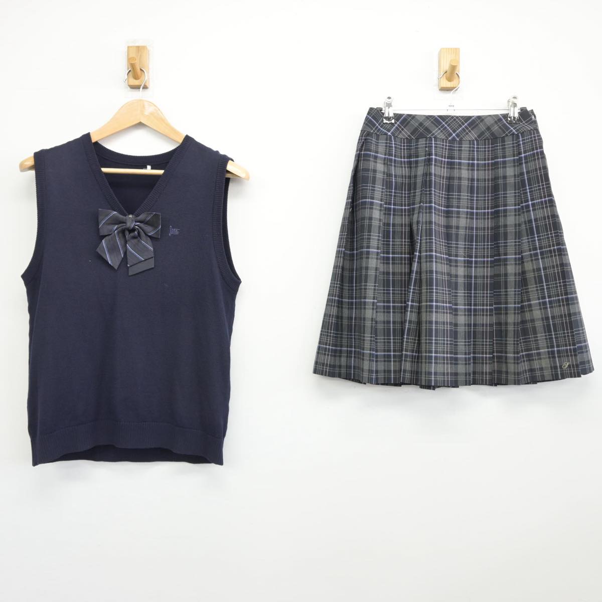 【中古】東京都 私立昭和第一学園高等学校 女子制服 3点（ニットベスト・スカート）sf031021