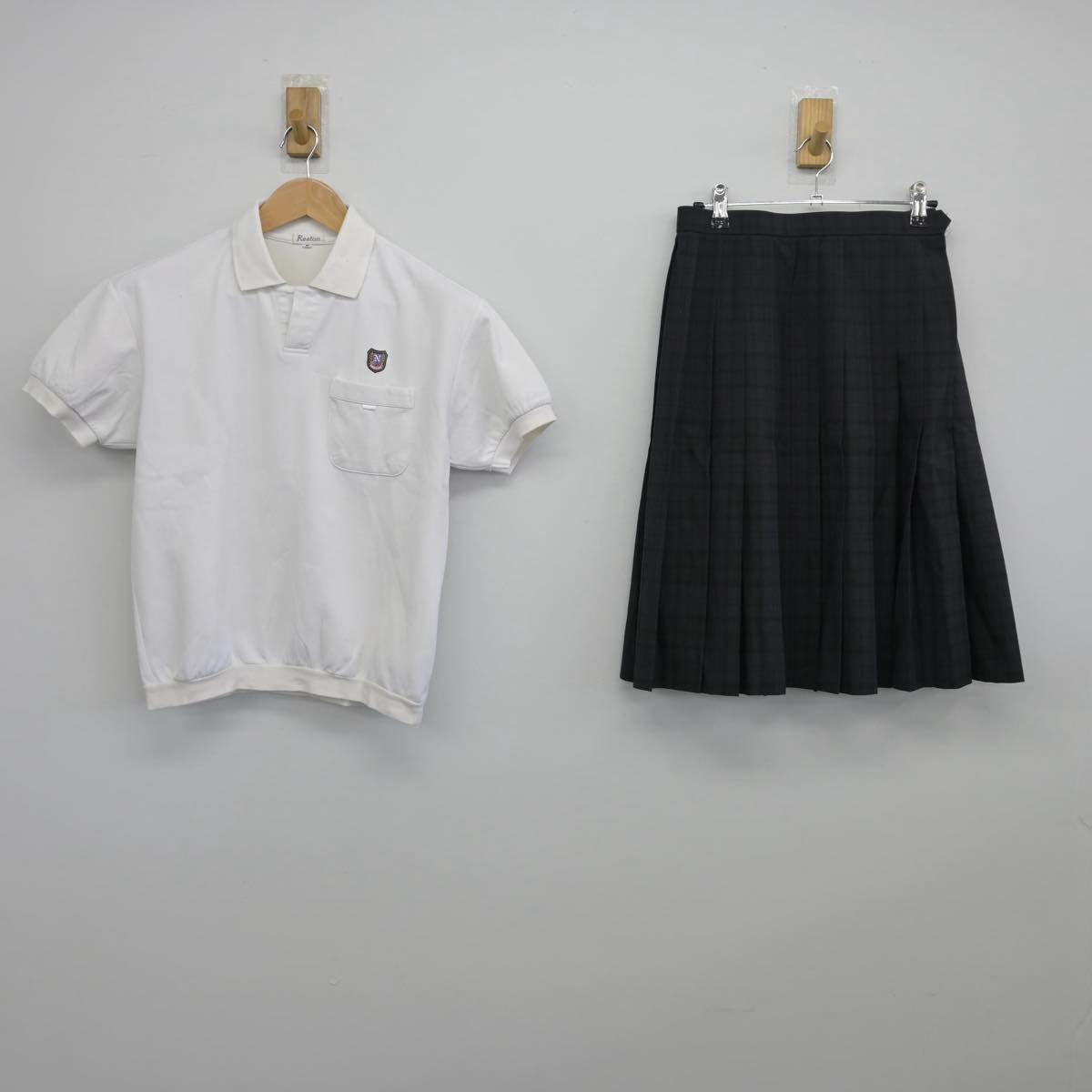 【中古】兵庫県 神戸市立長田中学校 女子制服 2点（シャツ・スカート）sf031029