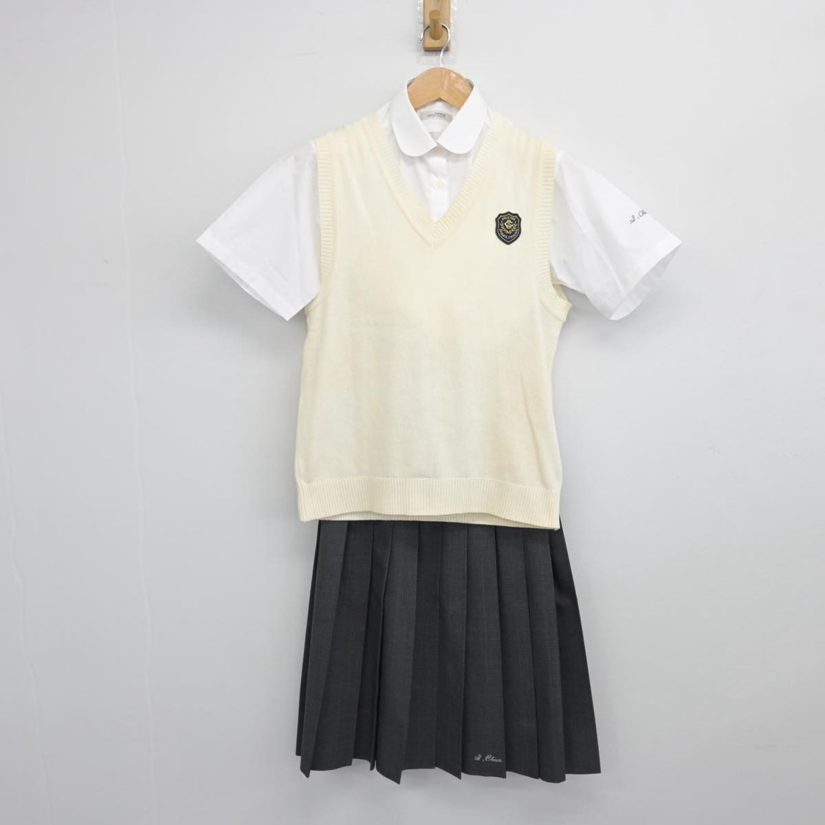 【中古】新潟県 新発田中央高等学校 女子制服 3点（シャツ・ニットベスト・スカート）sf031042