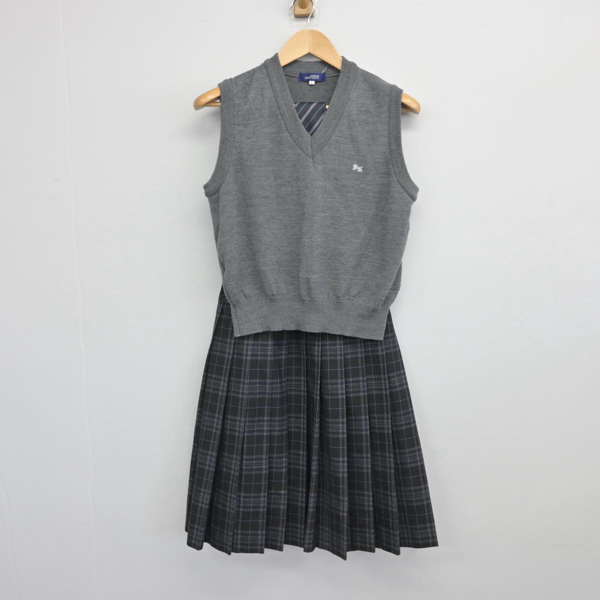 【中古】埼玉県 草加西高等学校 女子制服 4点（ブレザー・ニットベスト・スカート）sf031061