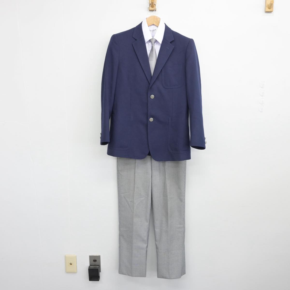 【中古】北海道 札幌市立柏丘中学校 男子制服 3点（ブレザー・シャツ・ズボン）sf031069