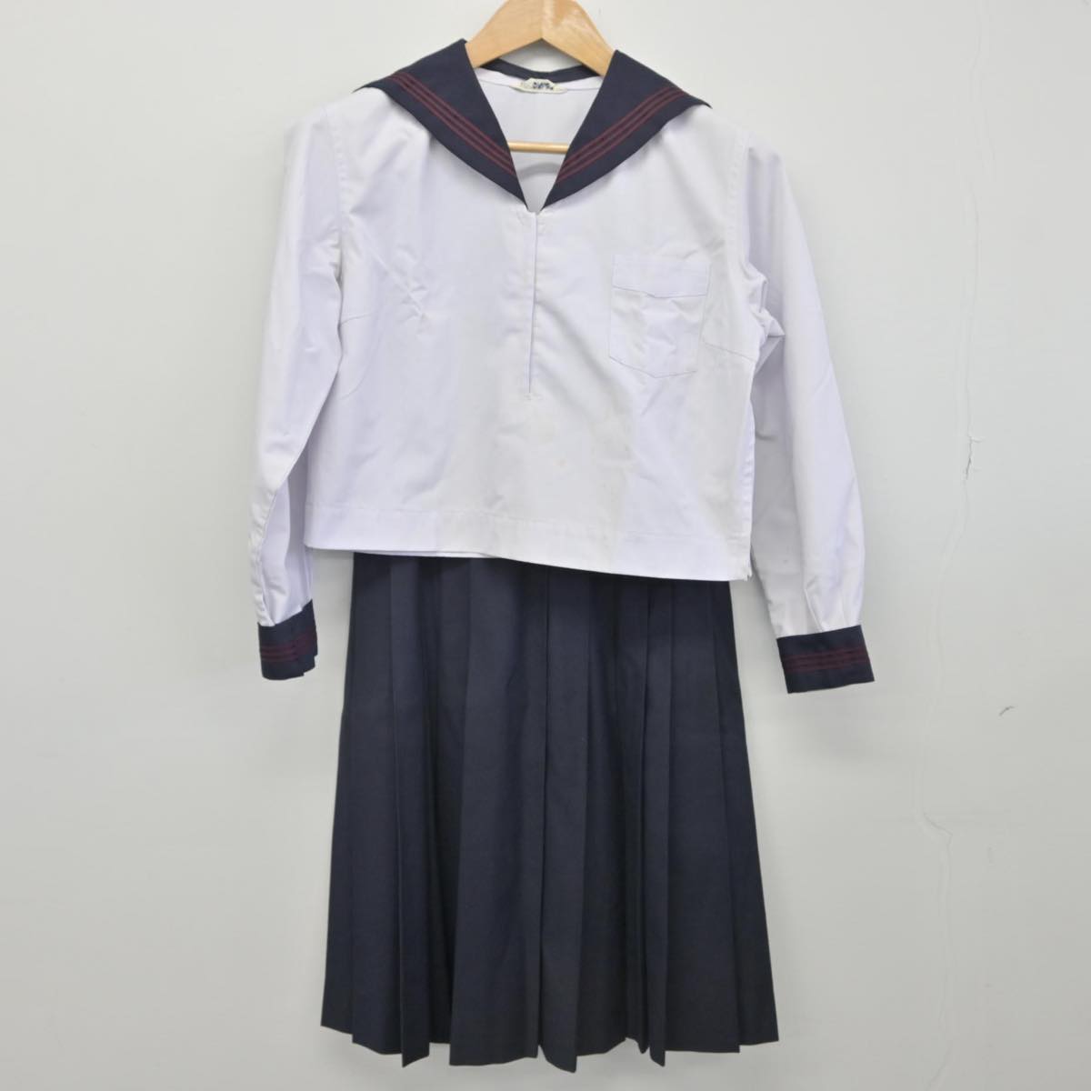 【中古】神奈川県 北鎌倉女子学園高等学校 女子制服 2点（セーラー服・スカート）sf031093