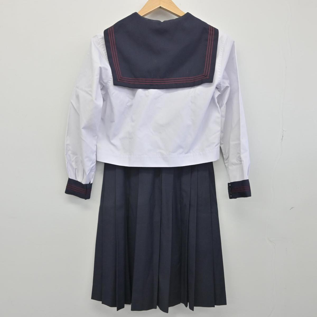 【中古】神奈川県 北鎌倉女子学園高等学校 女子制服 2点（セーラー服・スカート）sf031093