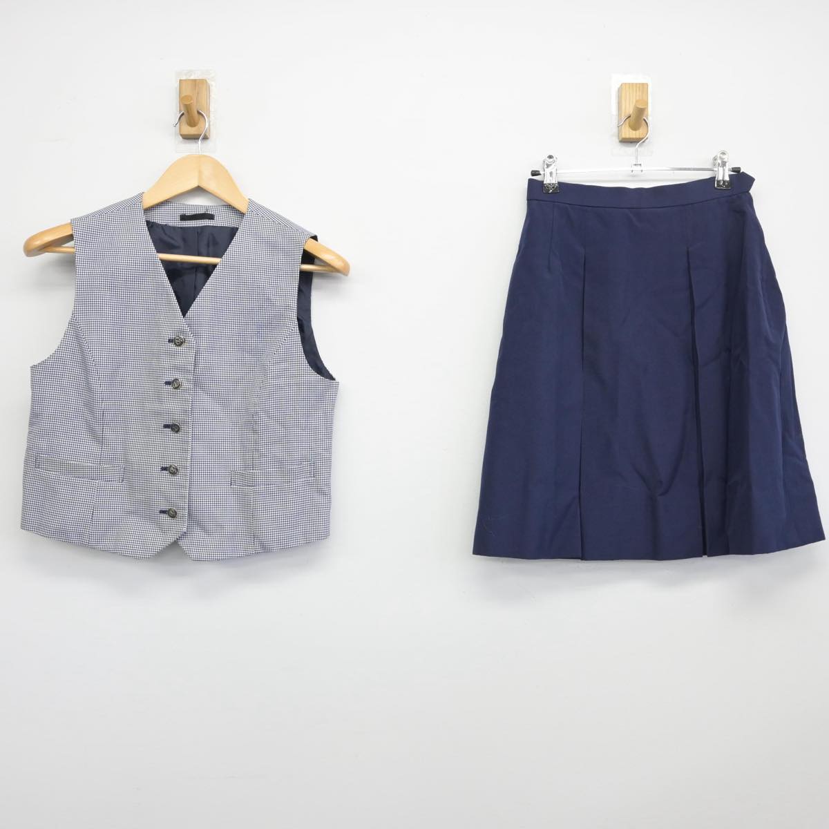 【中古】宮城県 東向陽台中学校 女子制服 2点（ベスト・スカート）sf031102