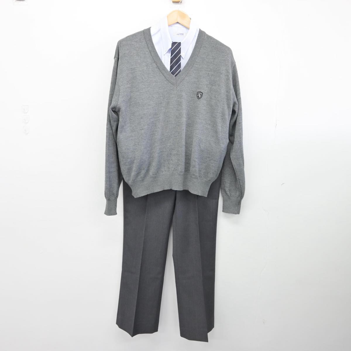 【中古】東京都 藤村女子中学・高等学校 女子制服 4点（ニット・シャツ・ズボン）sf031122