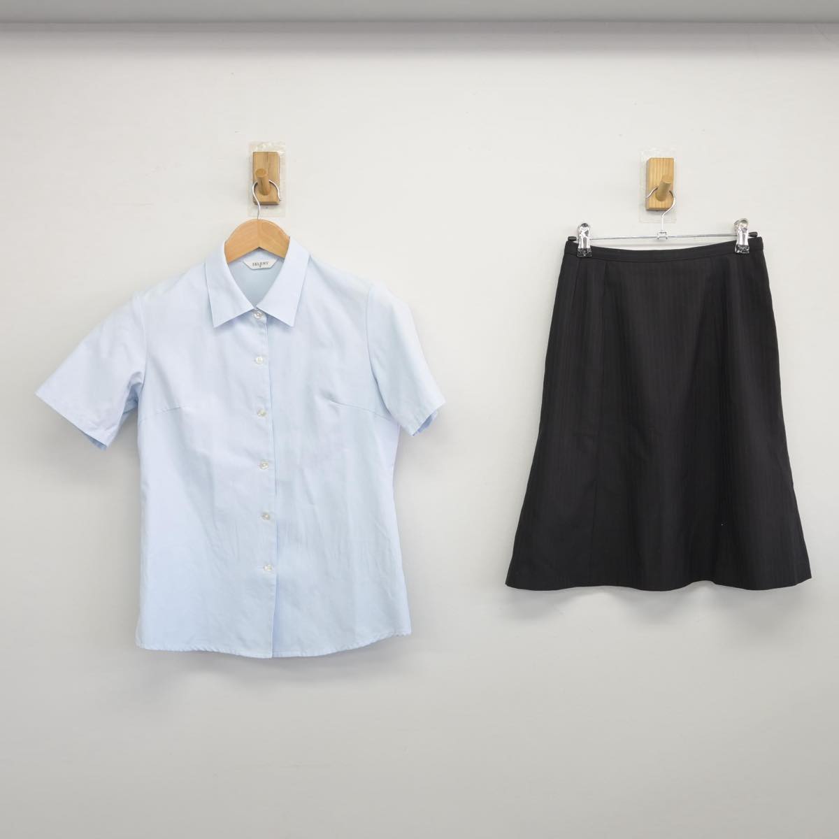 【中古】 事務服 女子制服 3点（シャツ・スカート）sf031128