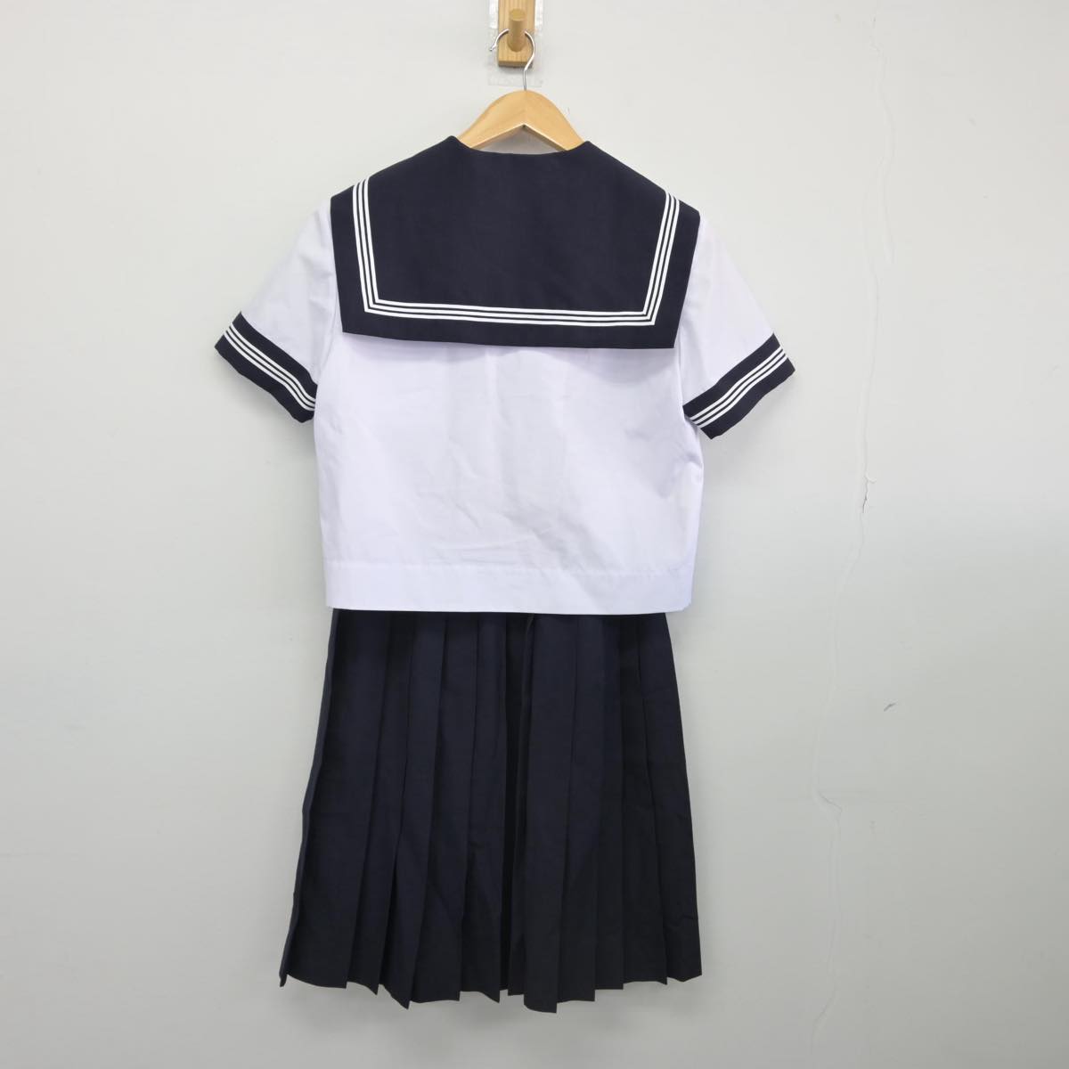 【中古】静岡県 北郷中学校 女子制服 4点（セーラー服・スカート）sf031146