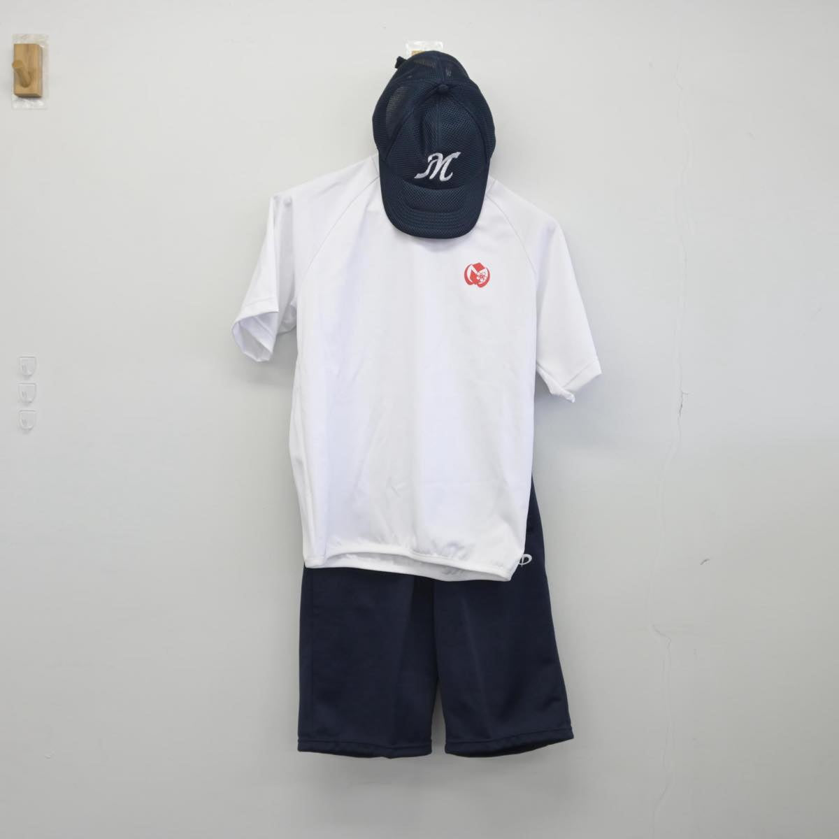 【中古】鹿児島県 明桜館高等学校 女子制服 4点（体操服 上・体操服 下）sf031156