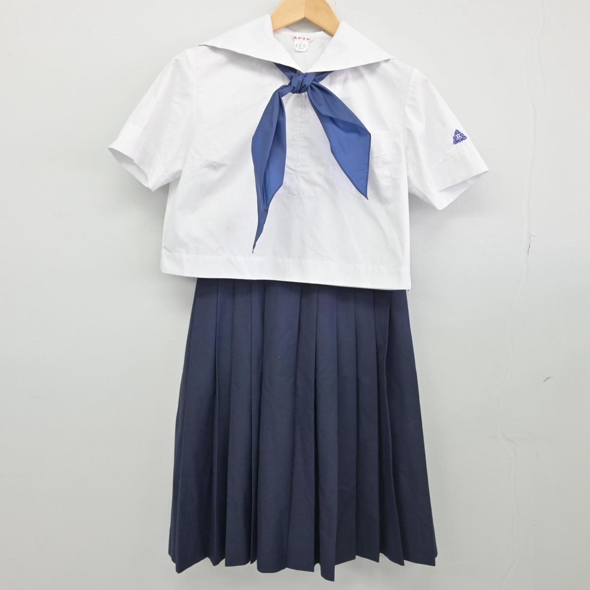 【中古】福岡県 香椎高等学校 女子制服 3点（セーラー服・スカート）sf031196