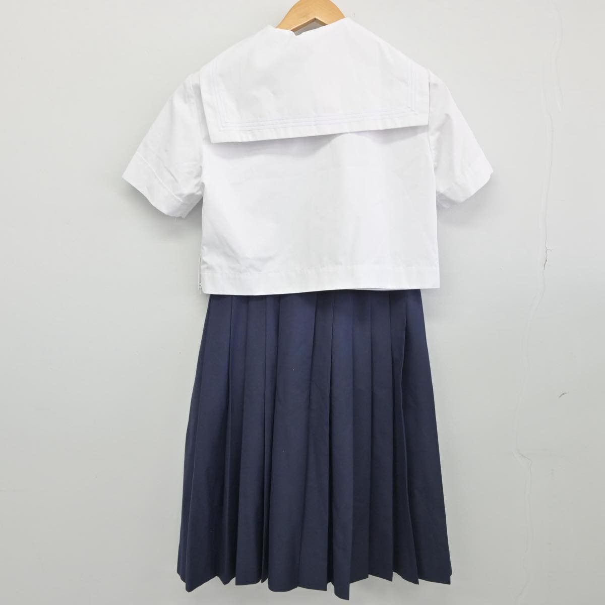 【中古】福岡県 香椎高等学校 女子制服 3点（セーラー服・スカート）sf031196