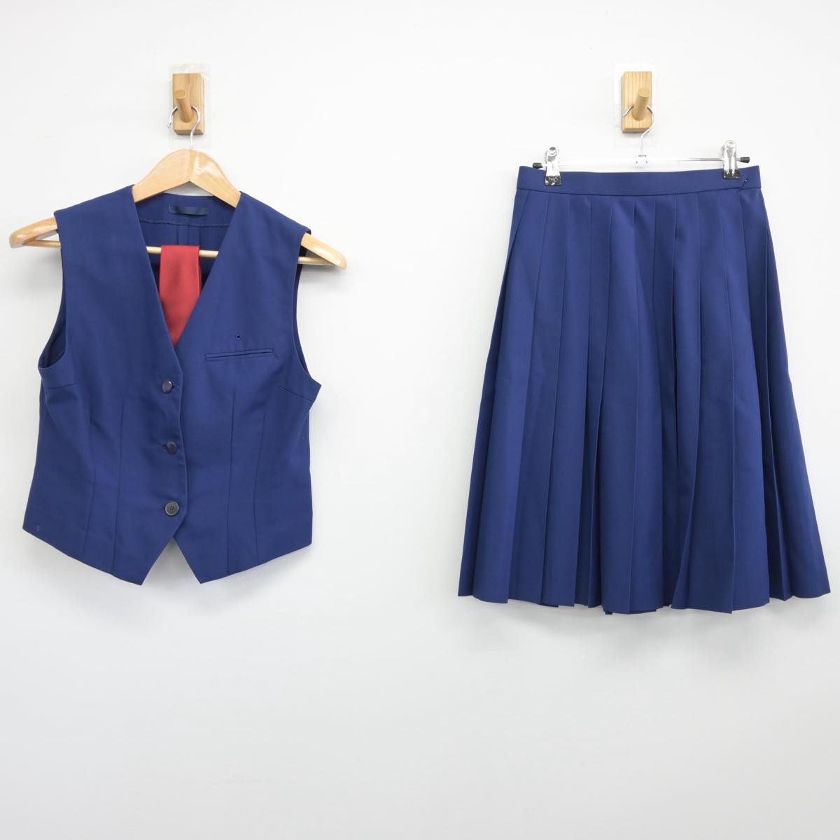 【中古】千葉県 芝山高等学校 女子制服 3点（ベスト・スカート）sf031218