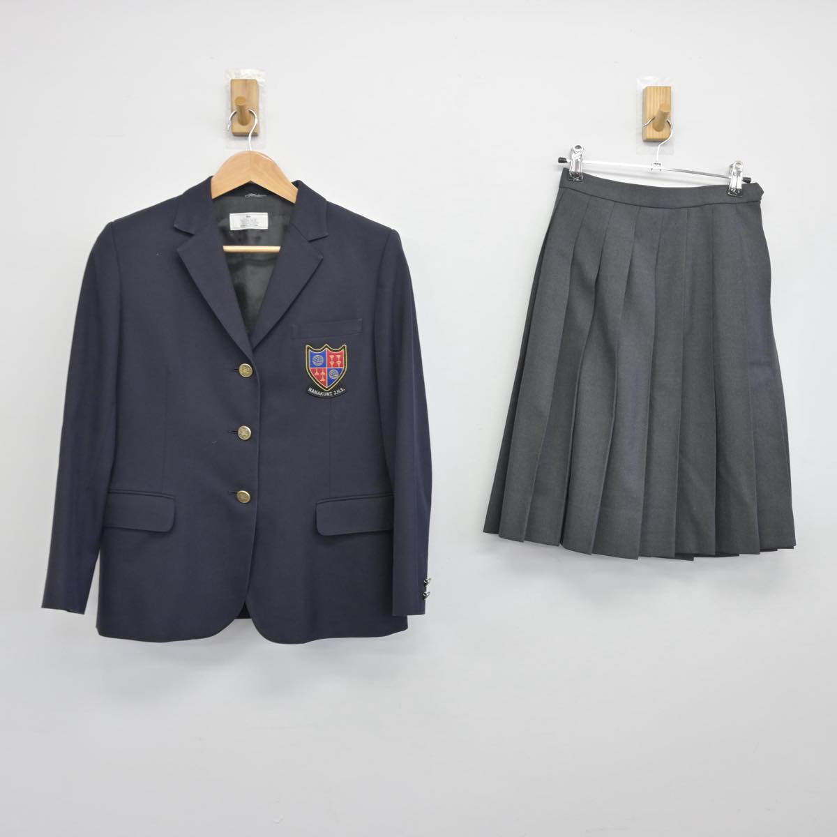 【中古】東京都 八王子市立七国中学校 女子制服 3点（ブレザー・ベスト・スカート）sf031232