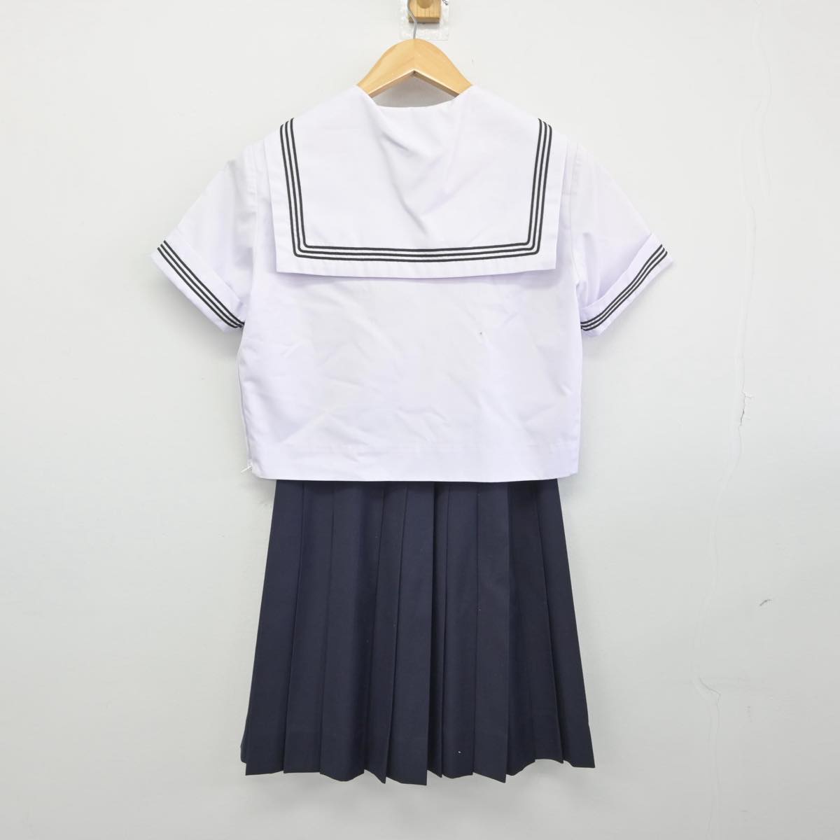 【中古】大阪府 清水谷高等学校 女子制服 2点（セーラー服・スカート）sf031274