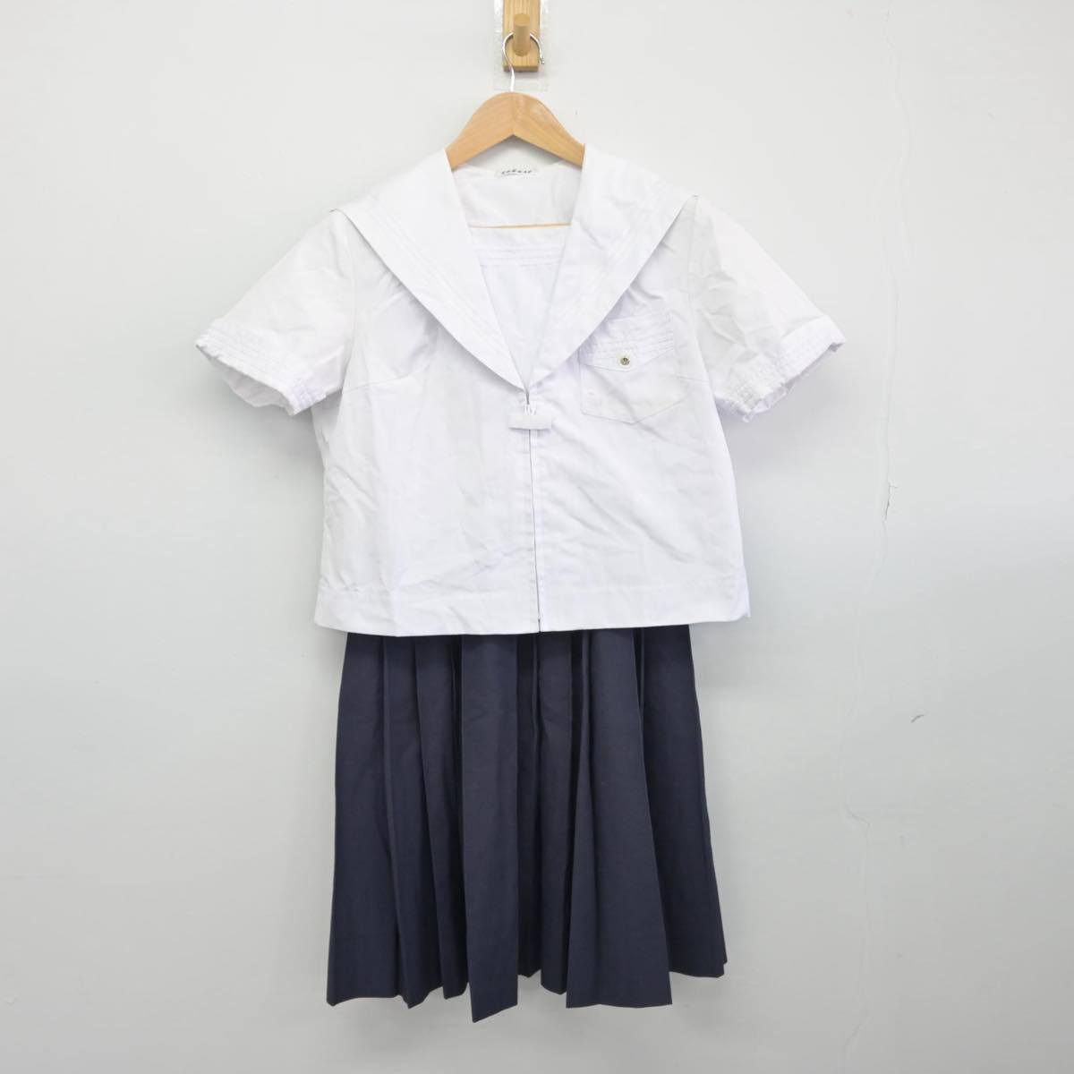 【中古】大阪府 旭陽中学校 女子制服 2点（セーラー服・スカート）sf031290