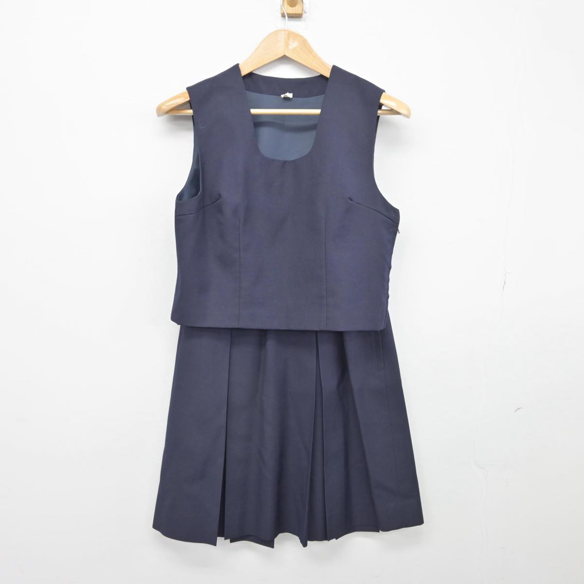 【中古】東京都 普連土学園中学校 女子制服 2点（ベスト・スカート）sf031323