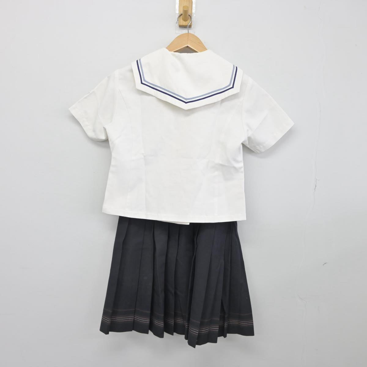 【中古】福岡県 常葉高等学校 女子制服 3点（セーラー服・スカート）sf031326