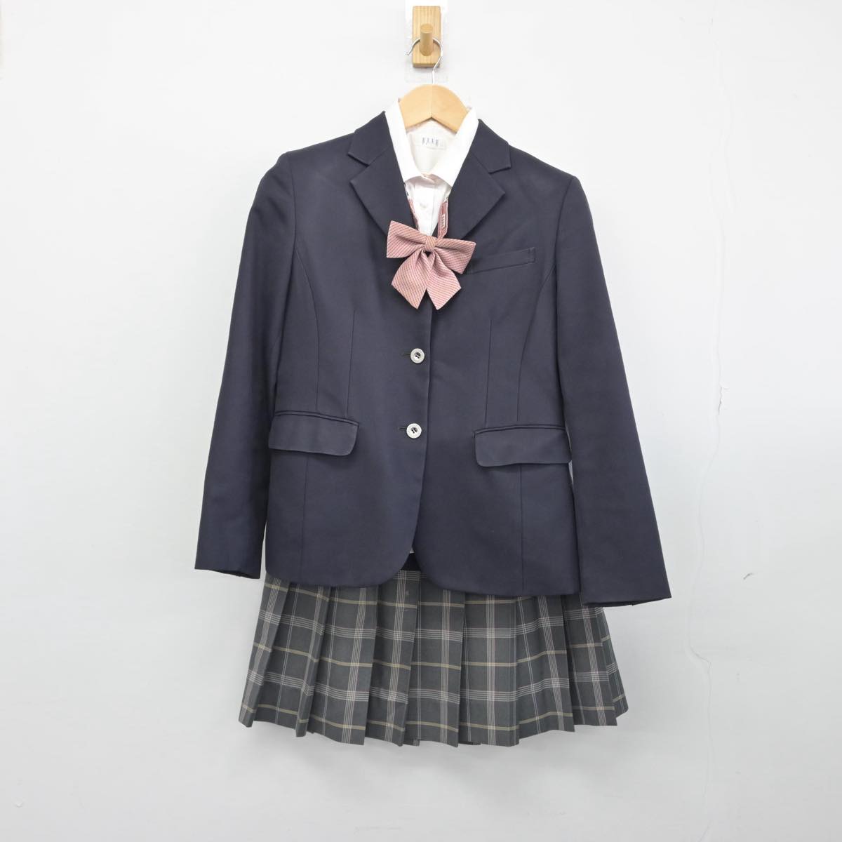 【中古】愛知県 至学館高等学校 女子制服 4点（ブレザー・シャツ・スカート）sf031336