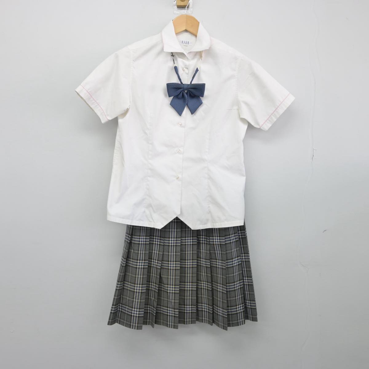 【中古】愛知県 至学館高等学校 女子制服 3点（シャツ・スカート）sf031337