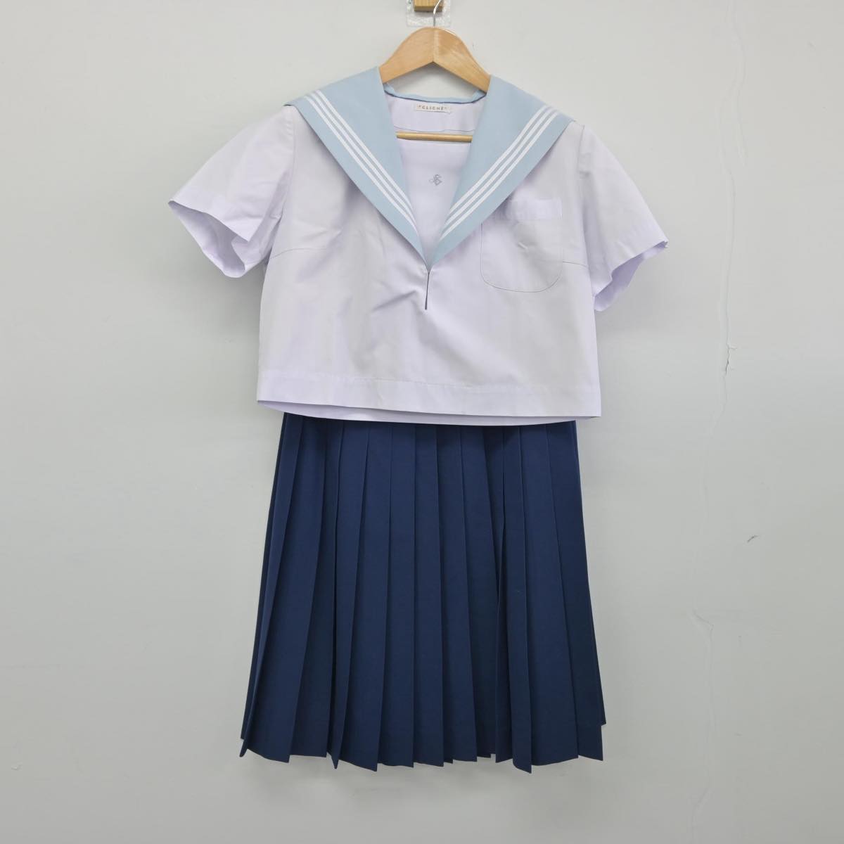 【中古】愛知県 淑徳高等学校 女子制服 2点（セーラー服・スカート）sf031345