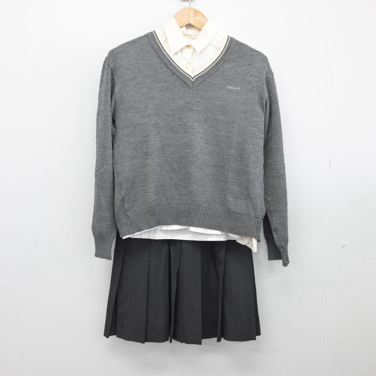 【中古】大阪府 信太高等学校 女子制服 3点（ニット・シャツ・スカート）sf031349