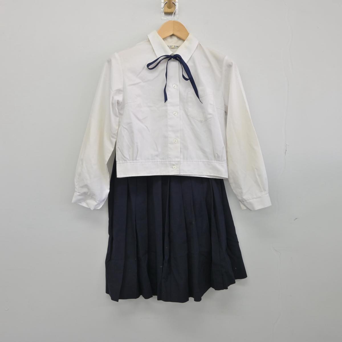 【中古】大阪府 貝塚市立第一中学校 女子制服 3点（シャツ・スカート）sf031355