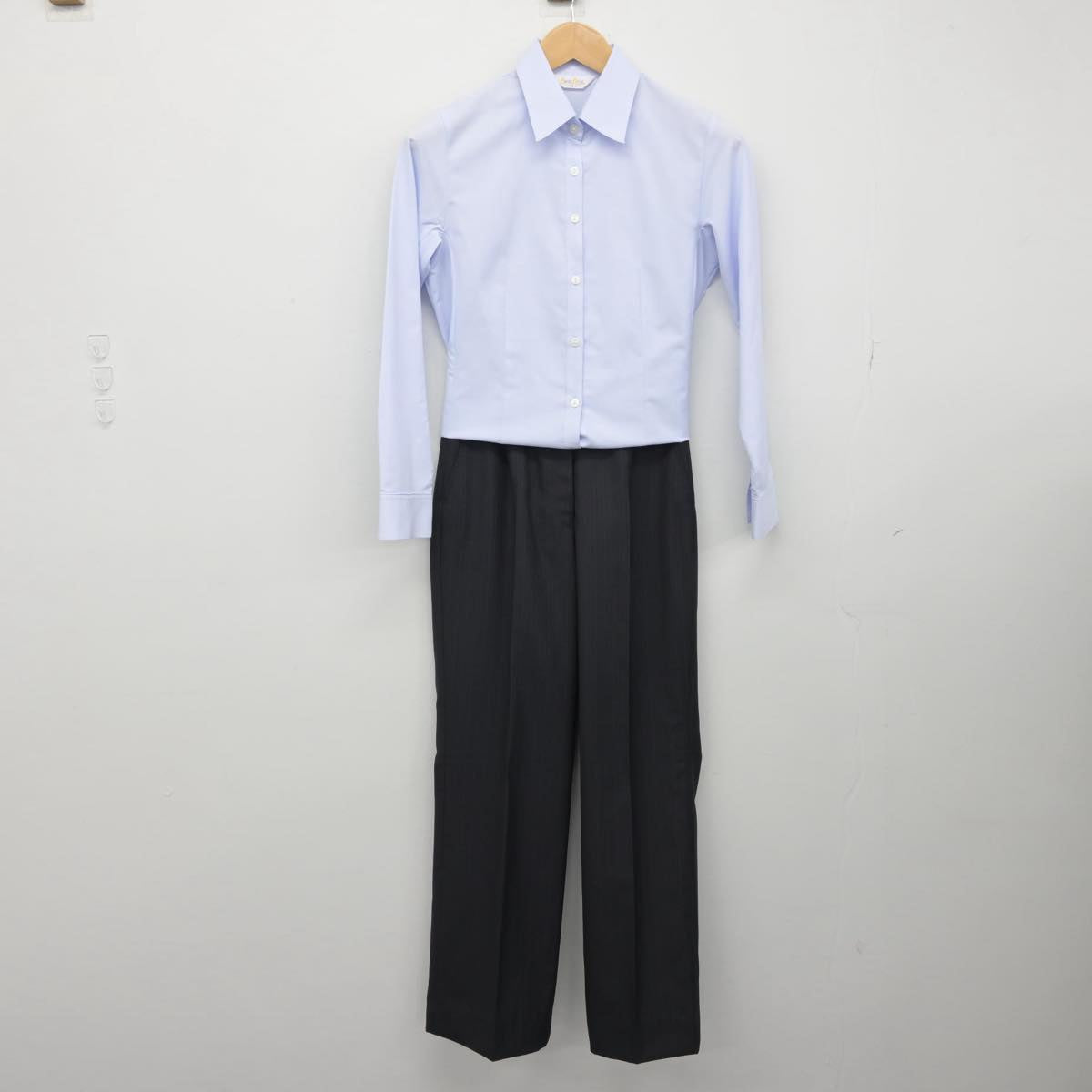 【中古】 事務服 女子制服 3点（シャツ・スカート・ズボン）sf031408