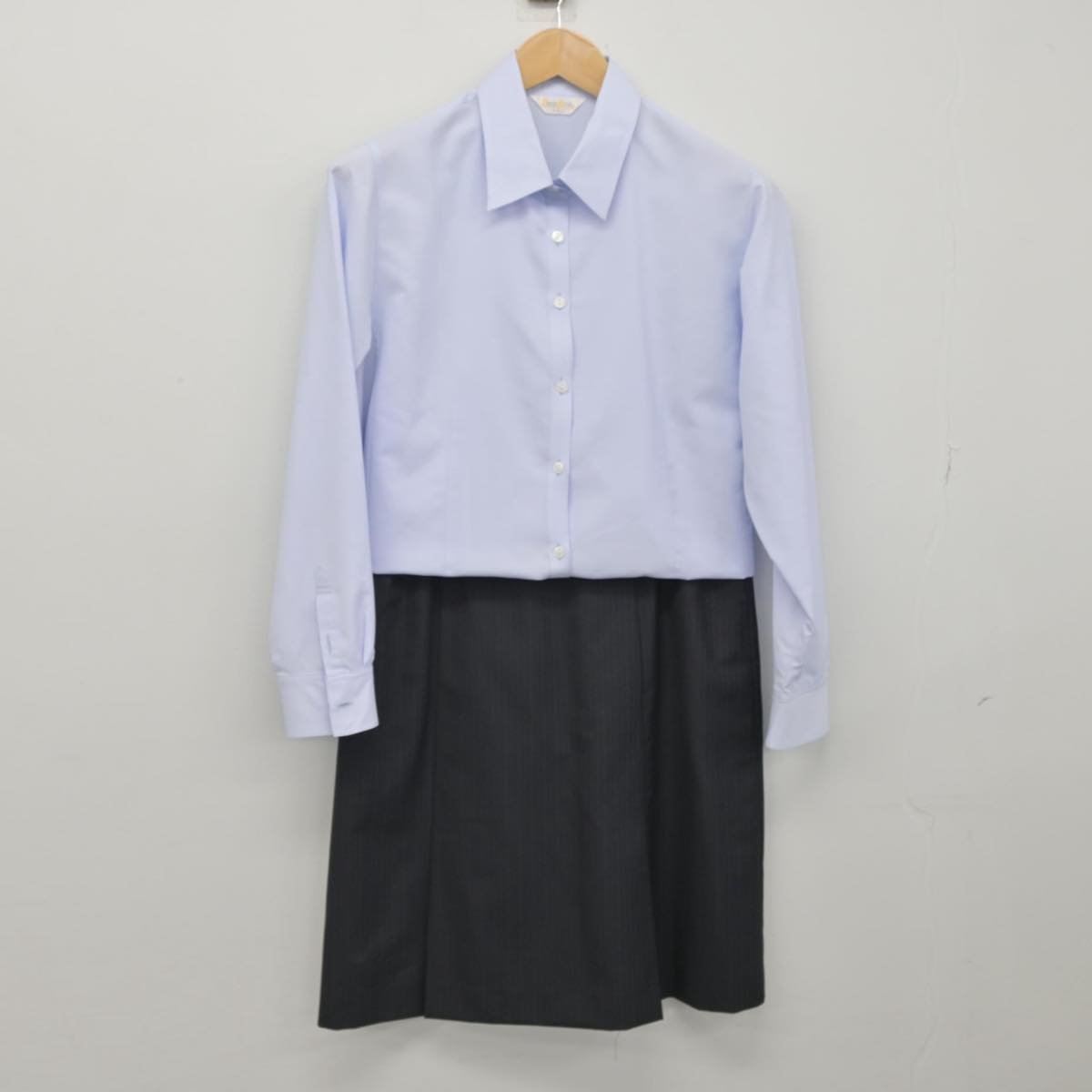 【中古】 事務服 女子制服 3点（シャツ・スカート・ズボン）sf031412