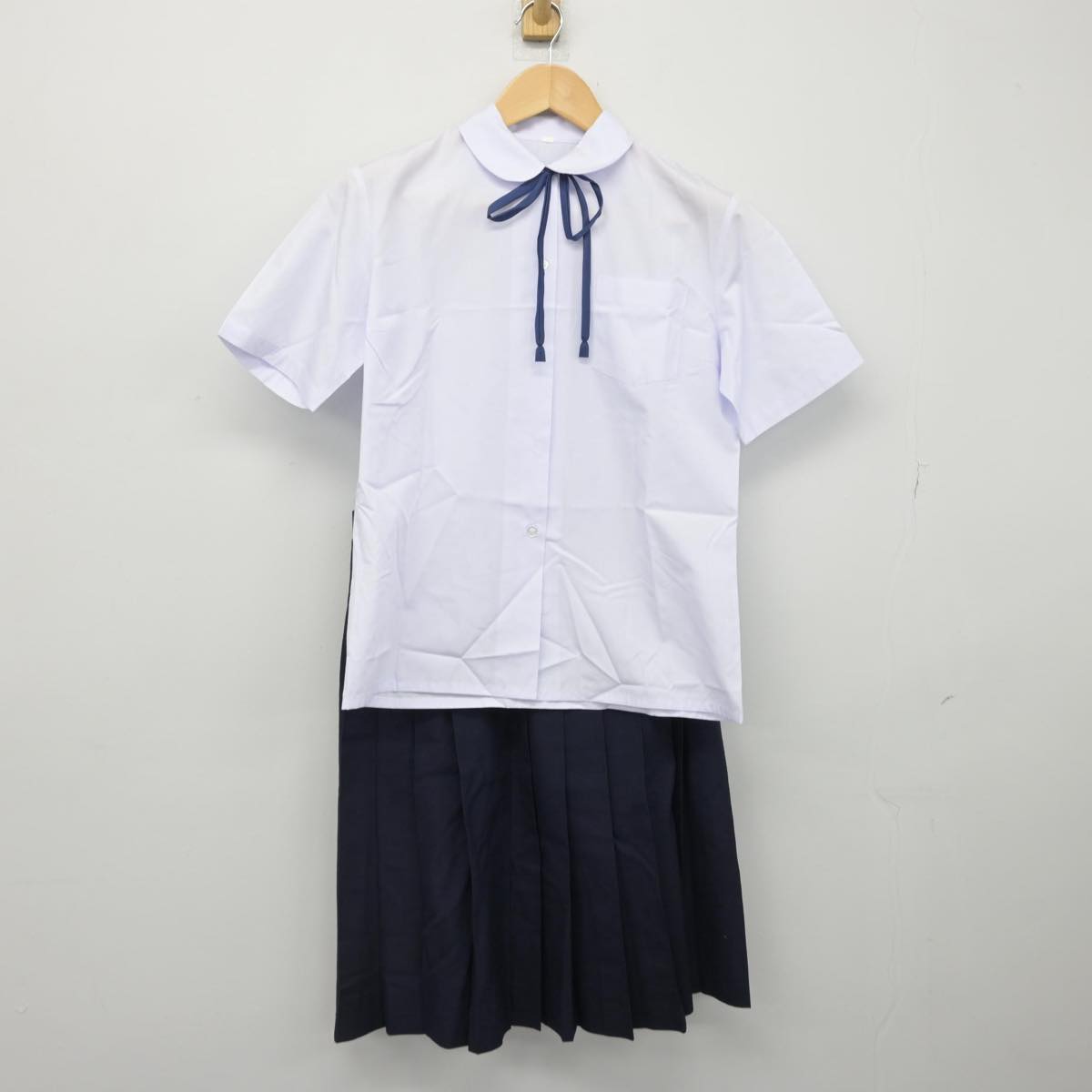 【中古】千葉県 鎌ヶ谷市立第三中学校 女子制服 4点（シャツ・シャツ・スカート）sf031418