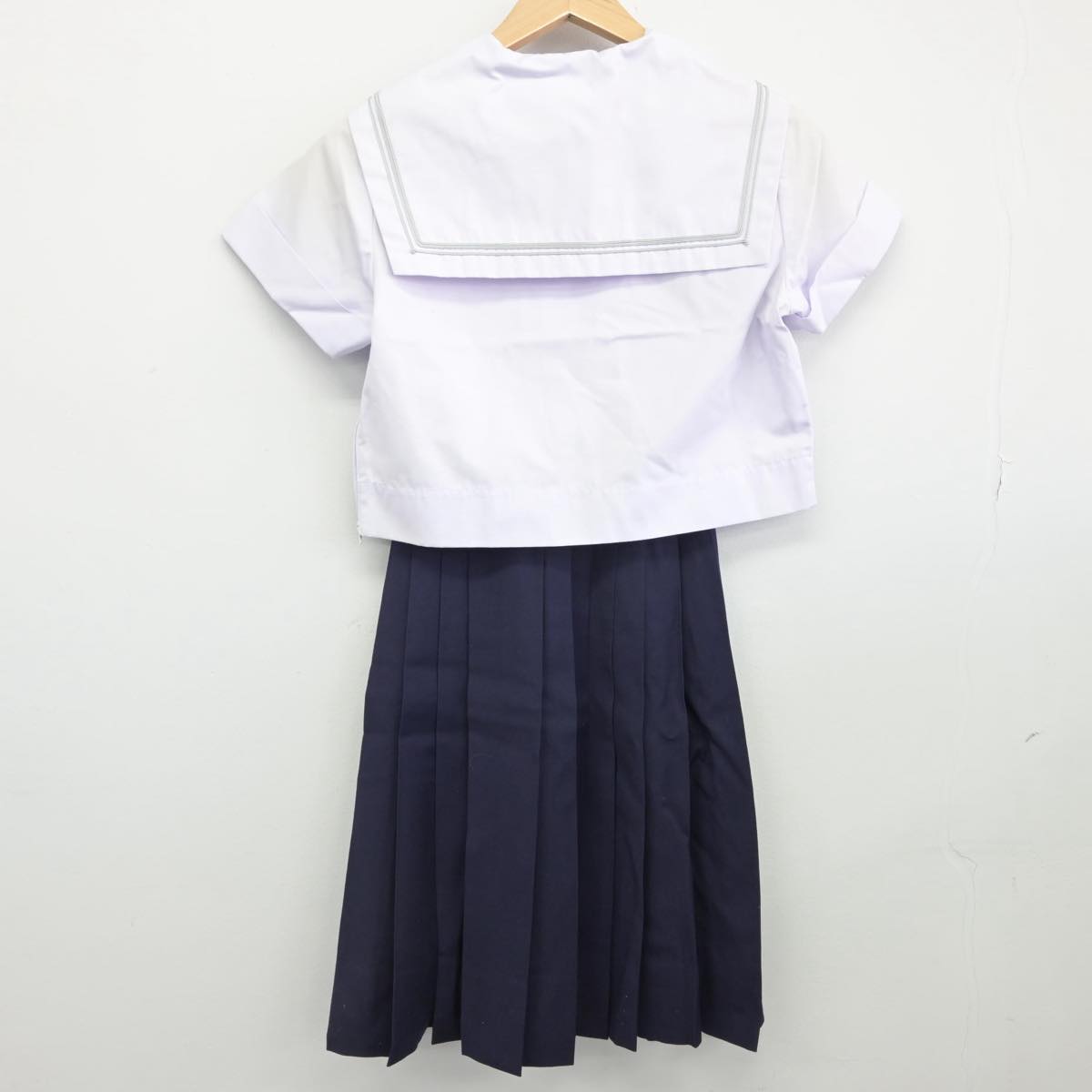 【中古】大阪府 四天王寺中学校 女子制服 3点（セーラー服・スカート）sf031456