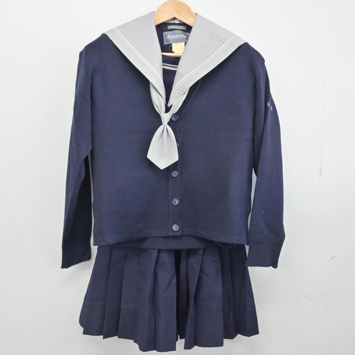 【中古】大阪府 四天王寺中学校 女子制服 4点（セーラー服・ニット・スカート）sf031457