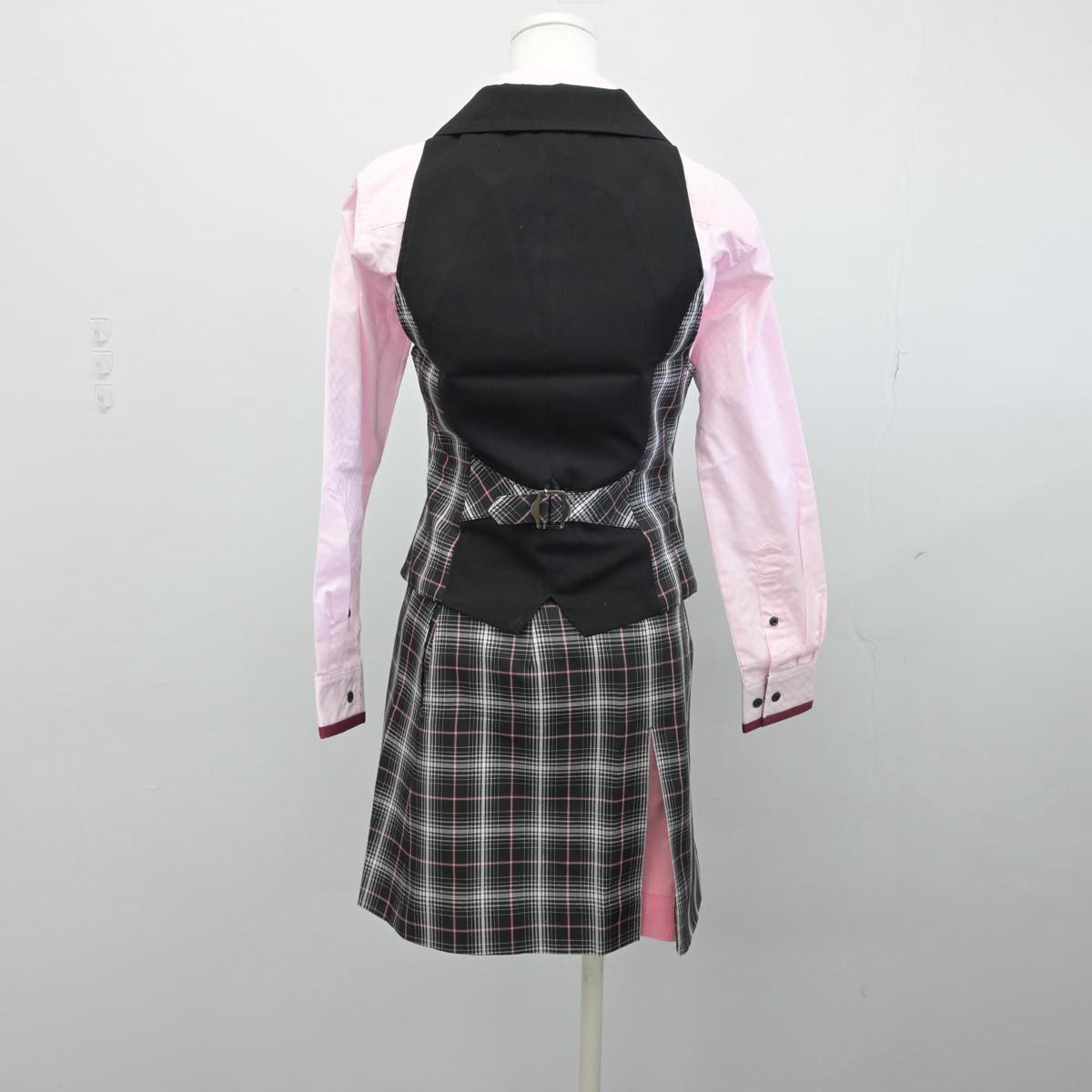 【中古】 プラザ上大岡アンドミラージュ 女子制服 3点（ベスト・シャツ・その他アイテム）sf031488