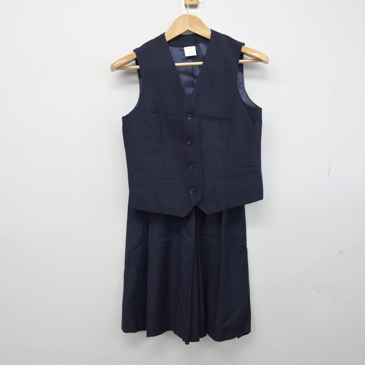 【中古】埼玉県 伊奈学園総合高等学校 女子制服 4点（ブレザー・ニット・ベスト・スカート）sf031507