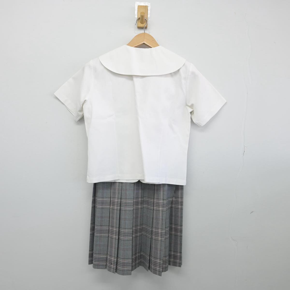 【中古】熊本県 水俣高等学校 女子制服 2点（セーラー服・スカート）sf031536