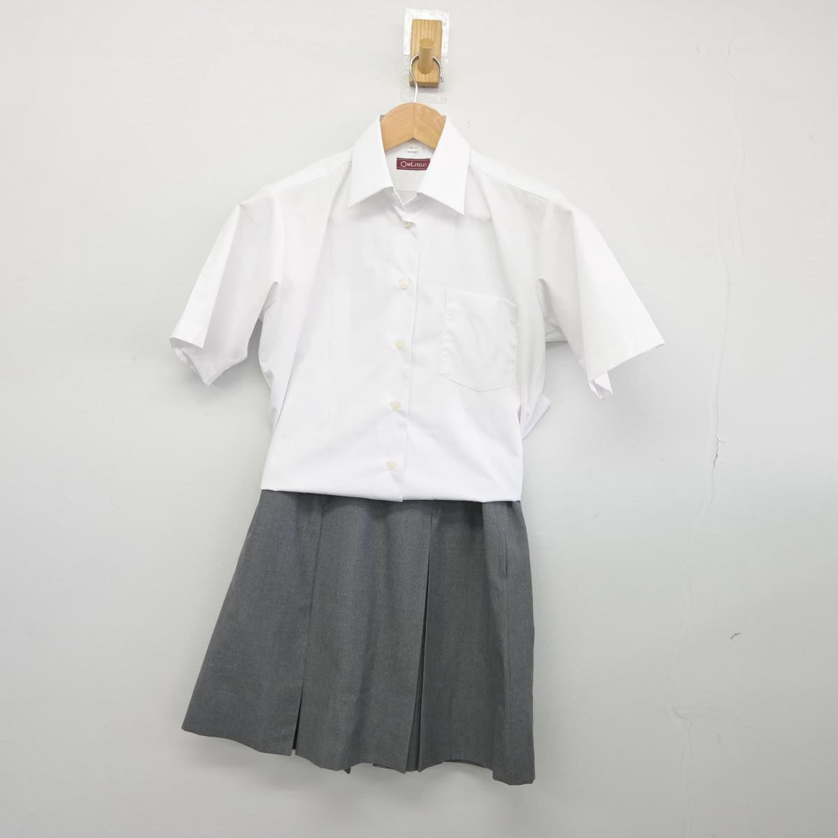 【中古】東京都 日比谷高等学校 女子制服 2点（シャツ・スカート）sf031550