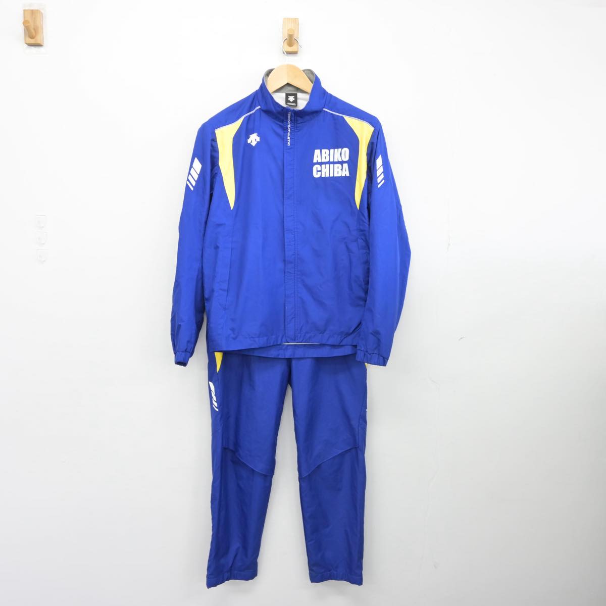 【中古】千葉県 我孫子高等学校/陸上部ユニフォーム 女子制服 2点（部活ユニフォーム 上・部活ユニフォーム 下）sf031592