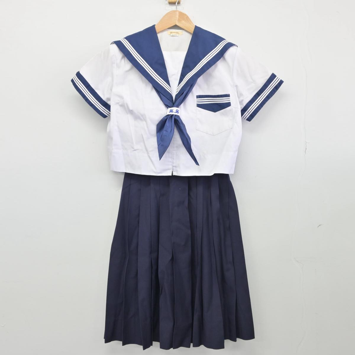 【中古】大阪府 成蹊女子高等学校 女子制服 3点（セーラー服・スカート）sf031603