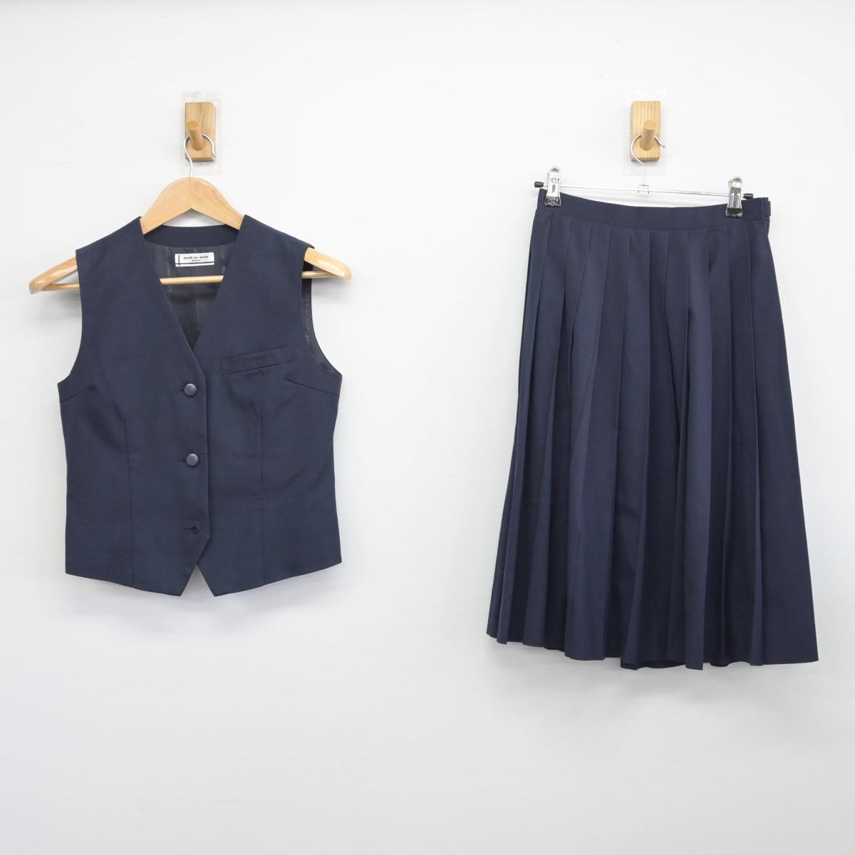 【中古】埼玉県 さいたま市立美園中学校 女子制服 2点（ベスト・スカート）sf031631