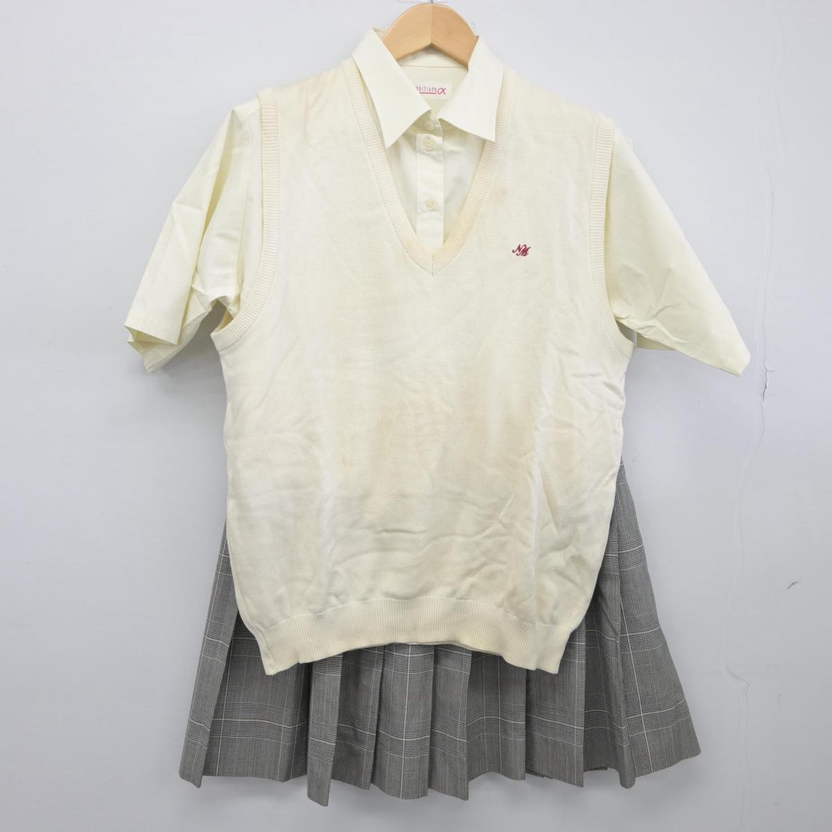 【中古】東京都 日大明誠高等学校 女子制服 3点（ニットベスト・シャツ・スカート）sf031633