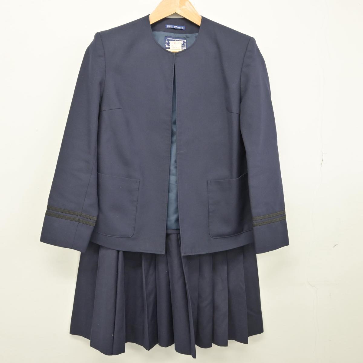 【中古】神奈川県 西高津中学校 女子制服 3点（ブレザー・ベスト・スカート）sf031654