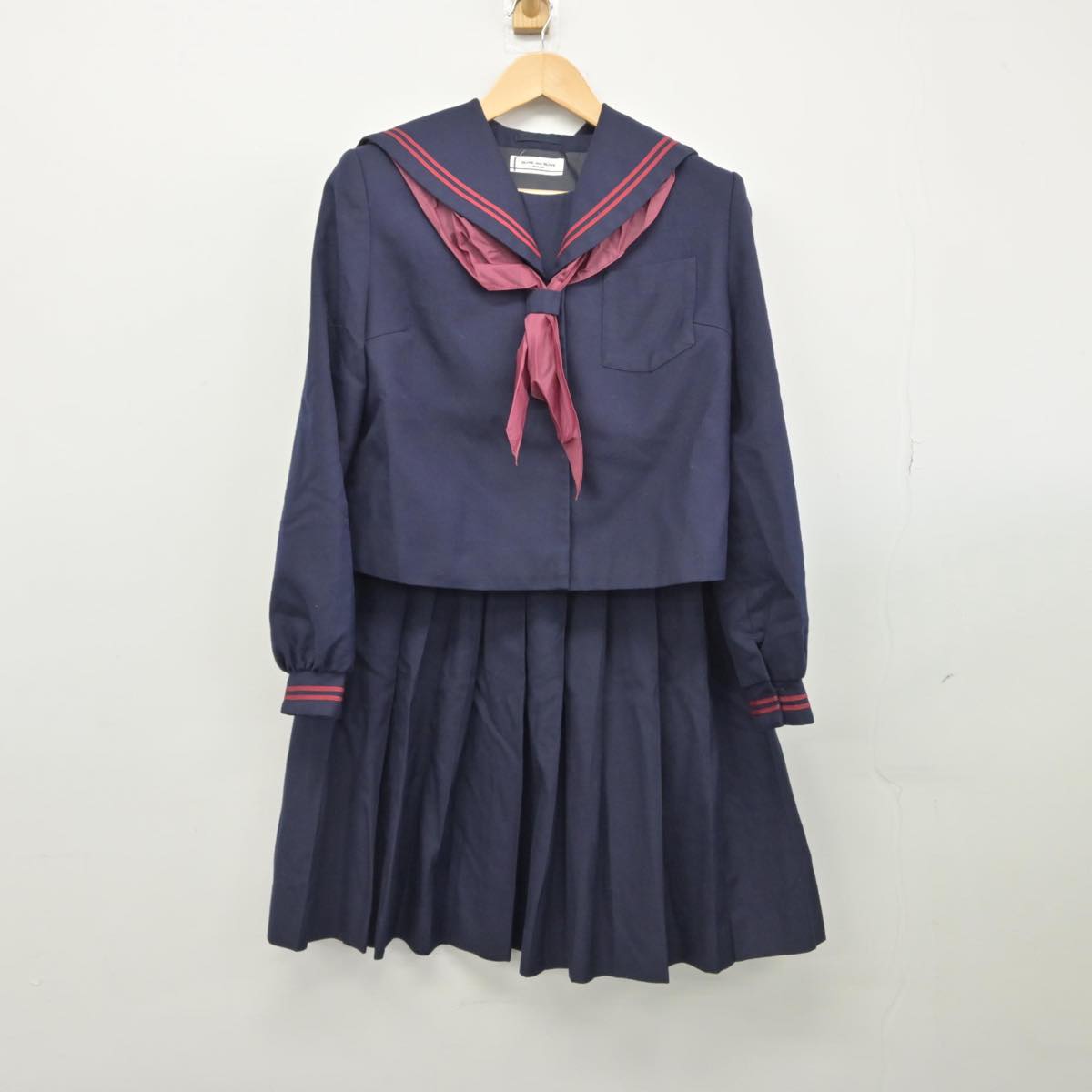 【中古】福島県 郡山第一中学校 女子制服 3点（セーラー服・スカート）sf031710