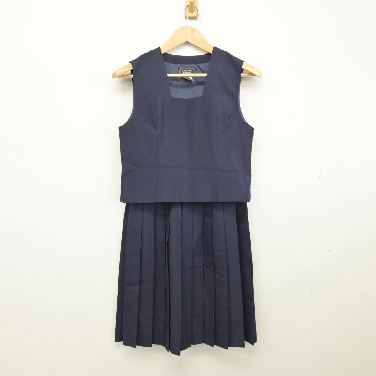 【中古】埼玉県 蕨第一中学校 女子制服 2点（ベスト・スカート）sf031735