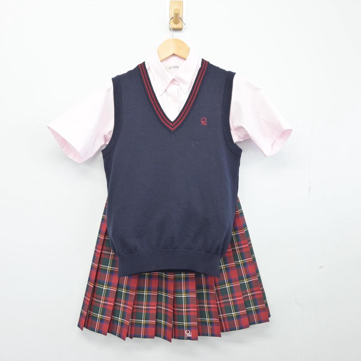 【中古】千葉県 桜林高等学校 女子制服 4点（ニットベスト・シャツ・シャツ・スカート）sf031747