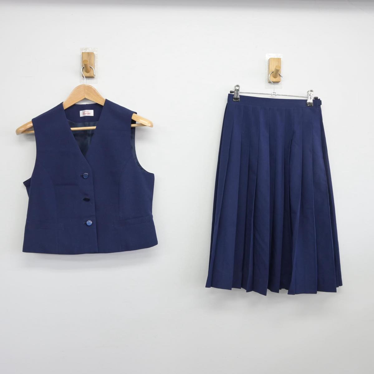 【中古】千葉県 八街北中学校 女子制服 2点（ベスト・スカート）sf031751