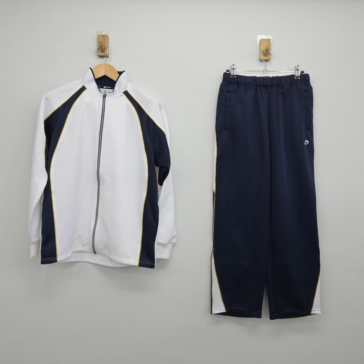 【中古】兵庫県 六甲アイランド高等学校 女子制服 2点（体操服 上・ジャージ 下）sf031754