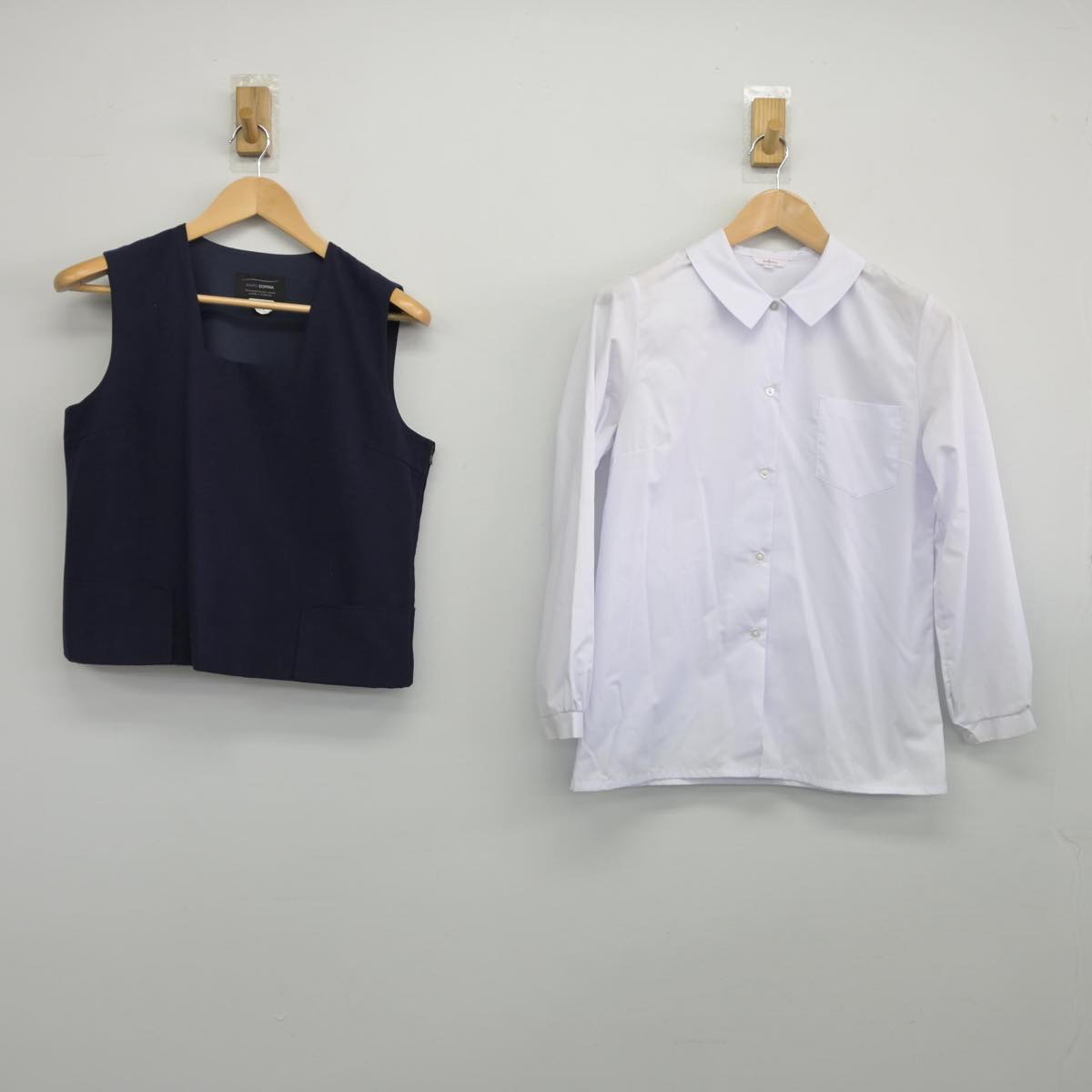 【中古】愛媛県 拓南中学校 女子制服 2点（ベスト・シャツ）sf031767